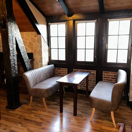 Romantische Ferienwohnung Gerichtsstube Im Rittergut Leppersdorf Bei Radeberg Fuer 6 Pers Apartmán