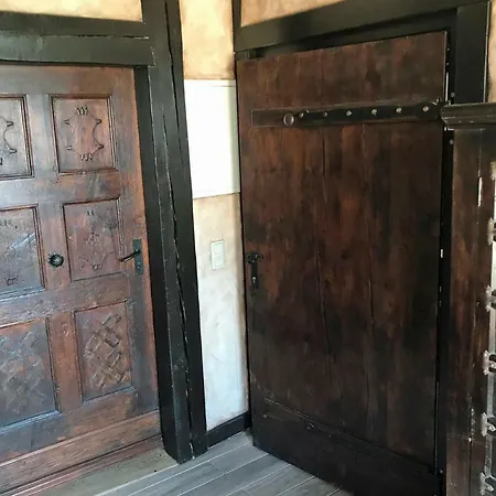 Romantische Ferienwohnung Gerichtsstube Im Rittergut Leppersdorf Bei Radeberg Fuer 6 Pers דירה