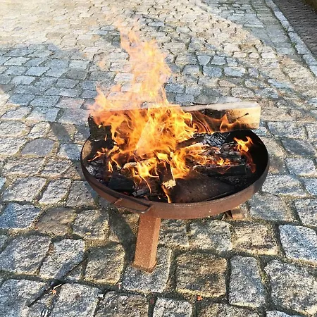 Romantische Ferienwohnung Gerichtsstube Im Rittergut Leppersdorf Bei Radeberg Fuer 6 Pers *