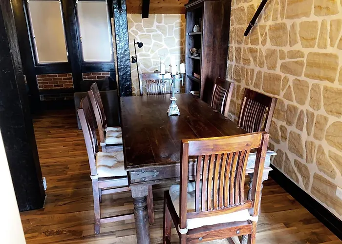 Romantische Gerichtsstube Im Rittergut Leppersdorf Bei Radeberg Fuer 6 Pers Apartment Wachau